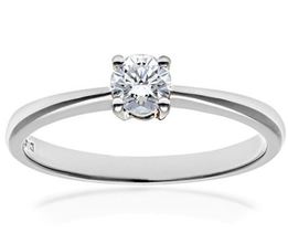 Naava diamond engagement ring
